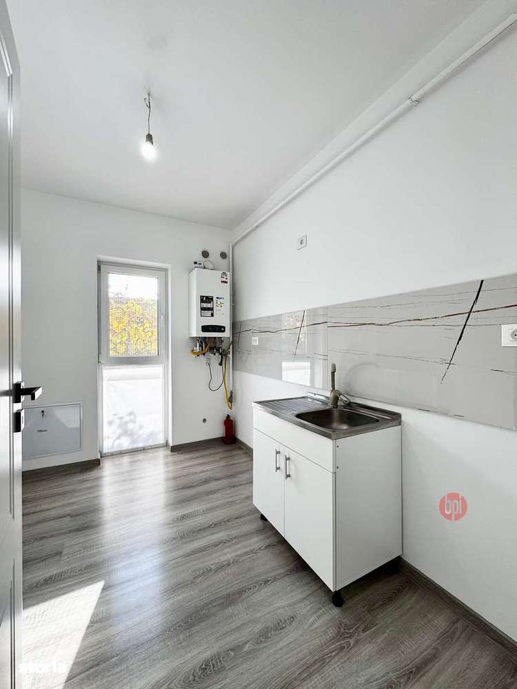 SE VINDE Apartament cu 4camere+boxa+3locuri de parcare, in Falticeni-6