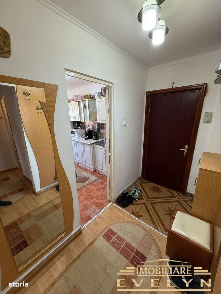 Vânzare Apartament 4 Camere - Decomandat - 78 mp - Str. Împărat - Imagine principală: 2/8