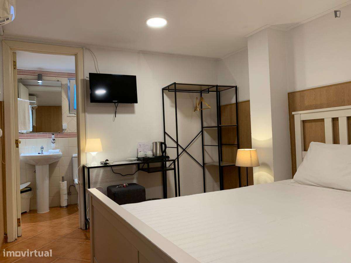 Quarto - localizado em Benfica Lisbon - Grande imagem: 4/10