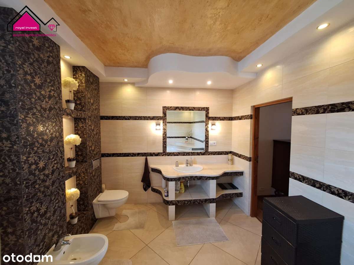 Przestronny dom na dużej działce-7