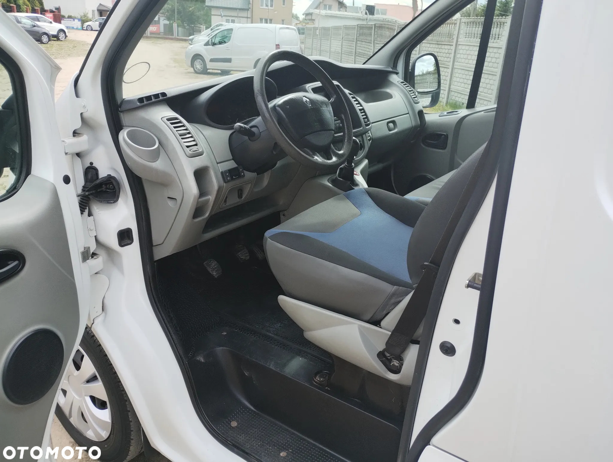 Renault Trafic - 15