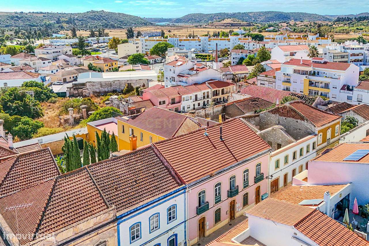 Palacete Histórico Sec. XIX Renovado c/ 19 divisões — Jardim, Piscina - Grande imagem: 2/26
