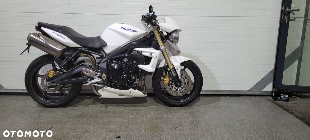 Triumph Street Triple - 9