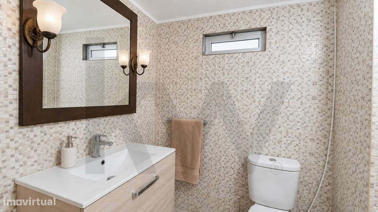 Apartamento T2 com espaço adicional independente | Almada-16