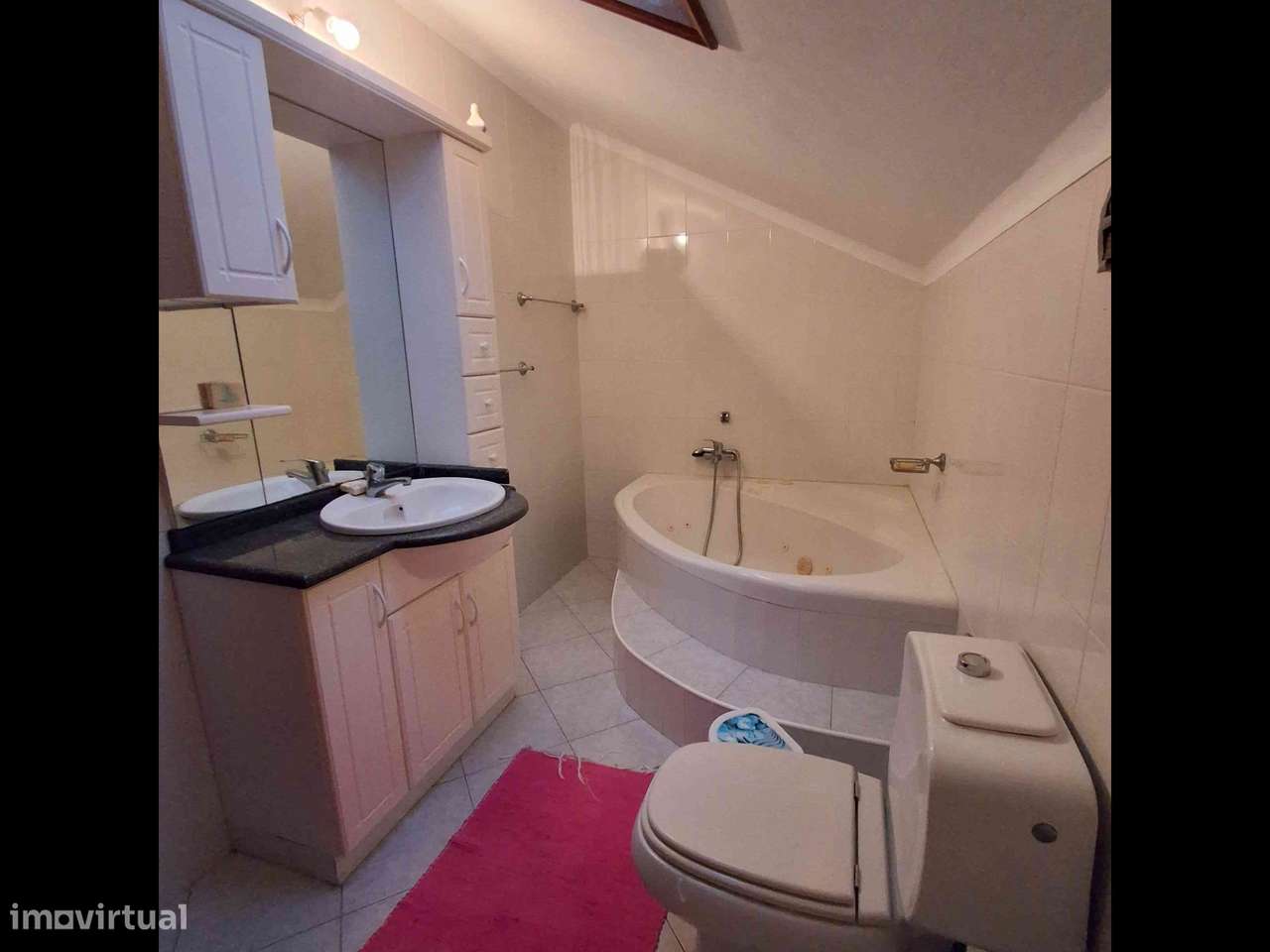 Quarto com casa de banho privativa a 5 min a pé da UA - Grande imagem: 4/5