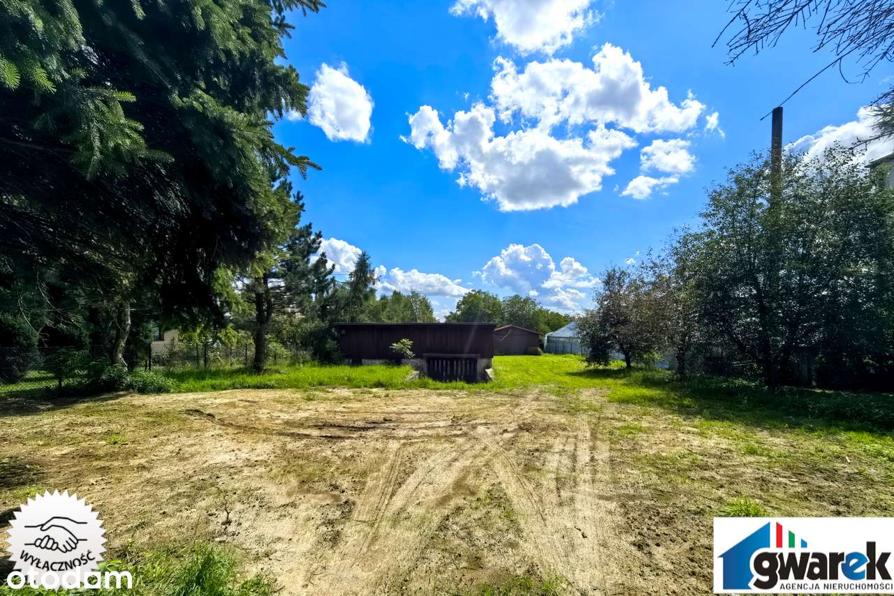 Uzbrojona Działka Budowlana z  garażem i domkiem letniskowym Trzyciąż-1