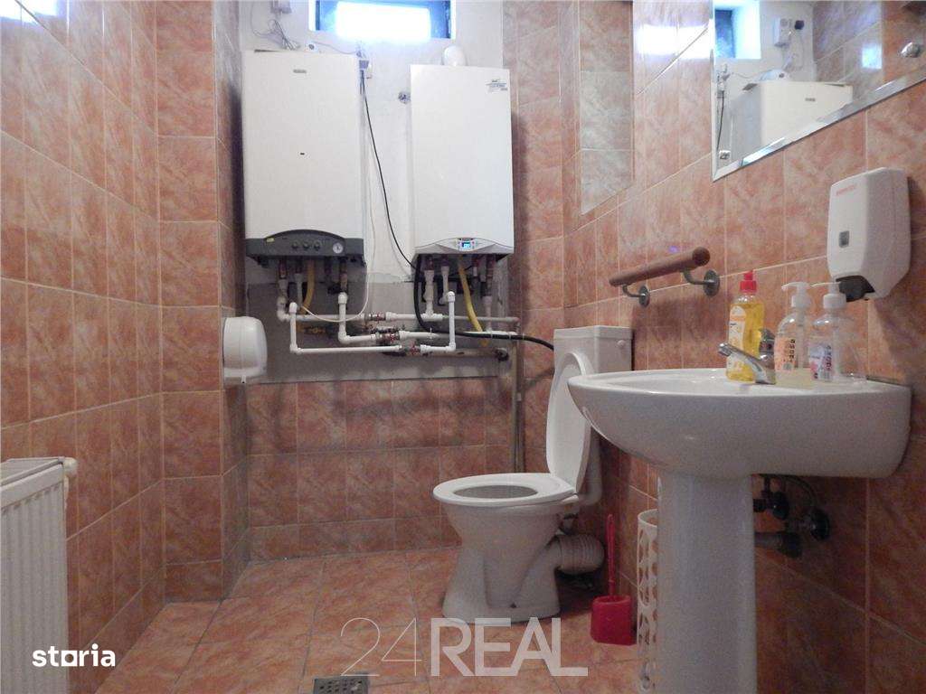 Vila de vanzare pretabila clinica medicalabirouri - Imagine principală: 4/20