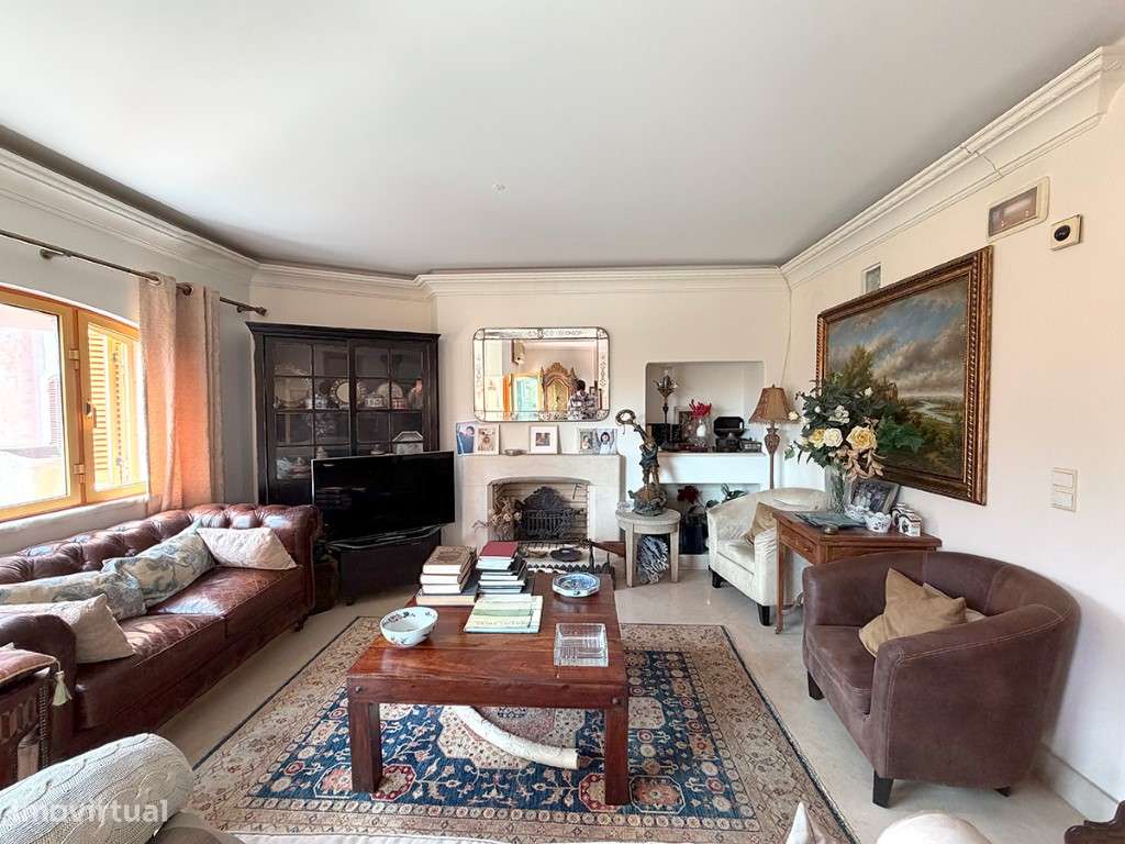 Apartamento T3 com garagem e piscina a venda em Cascais-3