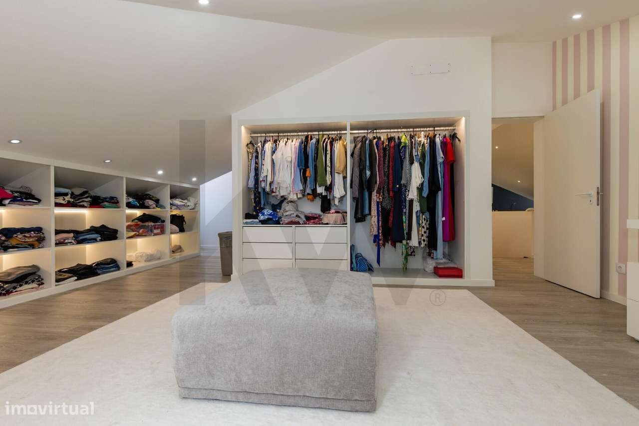 T4 Duplex de Luxo | 336,96m2 | Como Novo | Empreendimento Fechado com - Grande imagem: 5/45