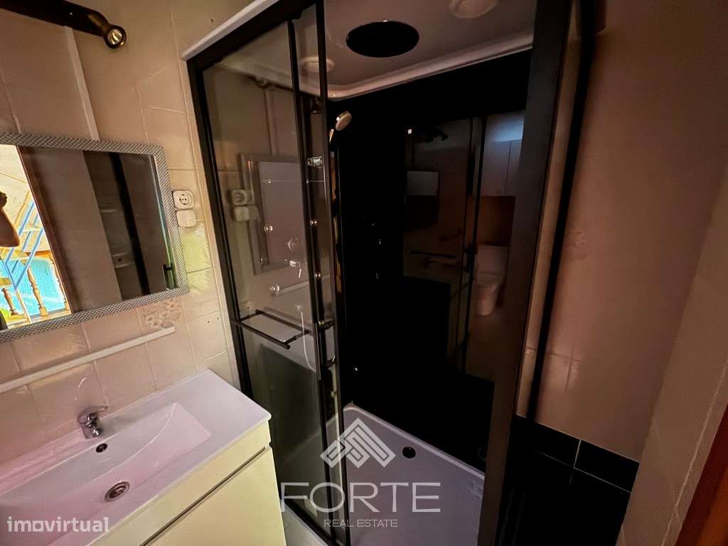 Moradia em banda T3 em São João da Madeira-13