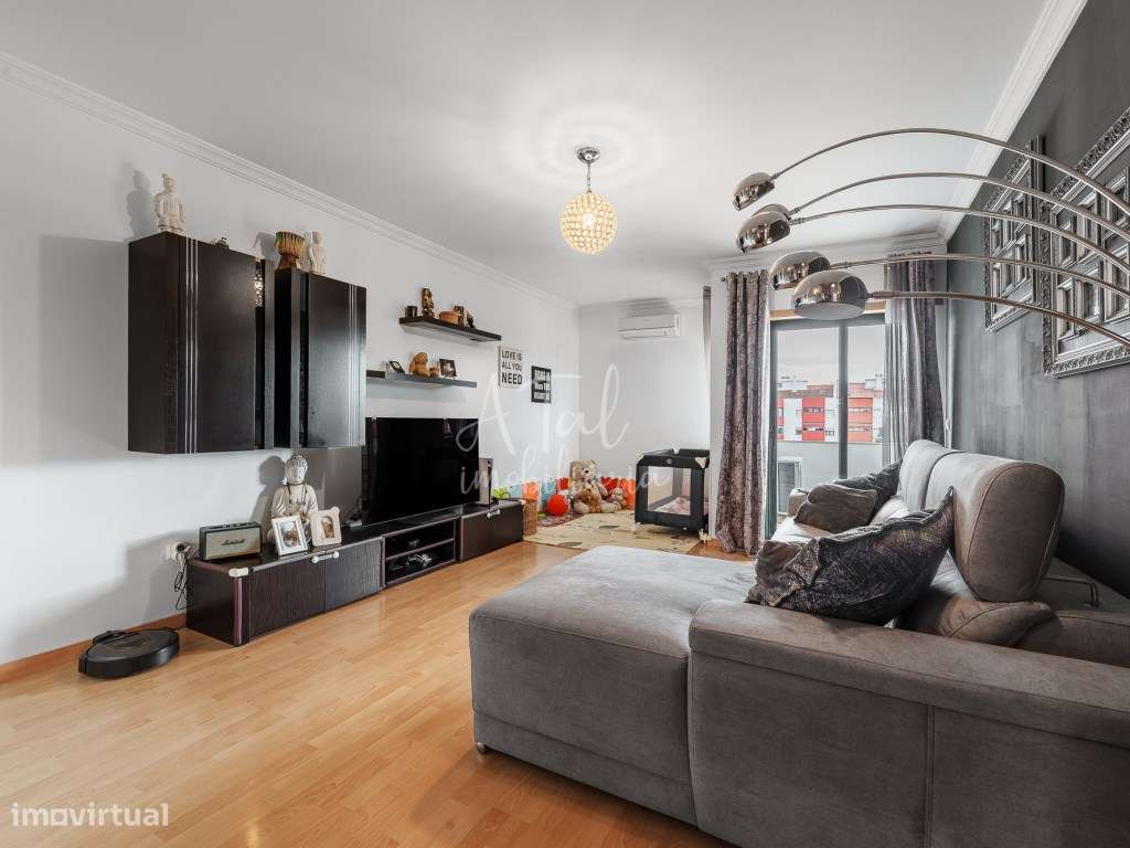 Apartamento T2 Renovado em Setúbal com Espaço Exterior e Conforto M... - Grande imagem: 5/43