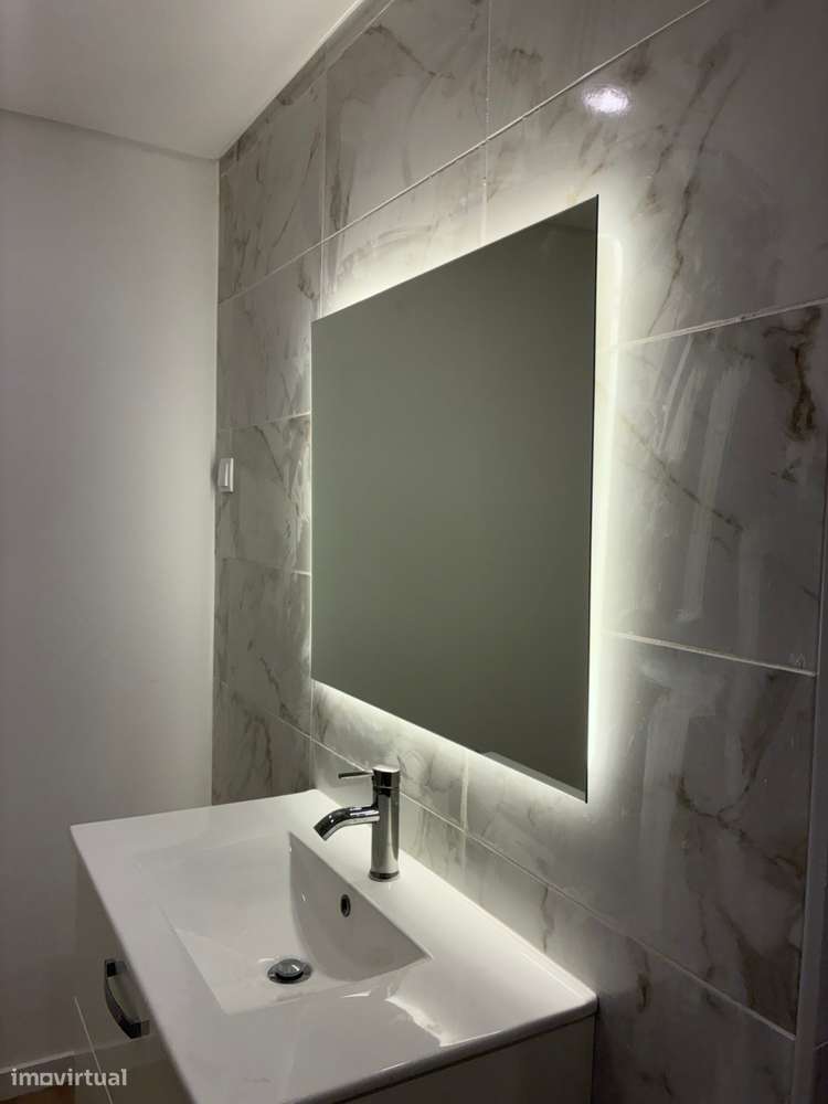 Apartamento T4 em Barreiro com Excelente Localização-11