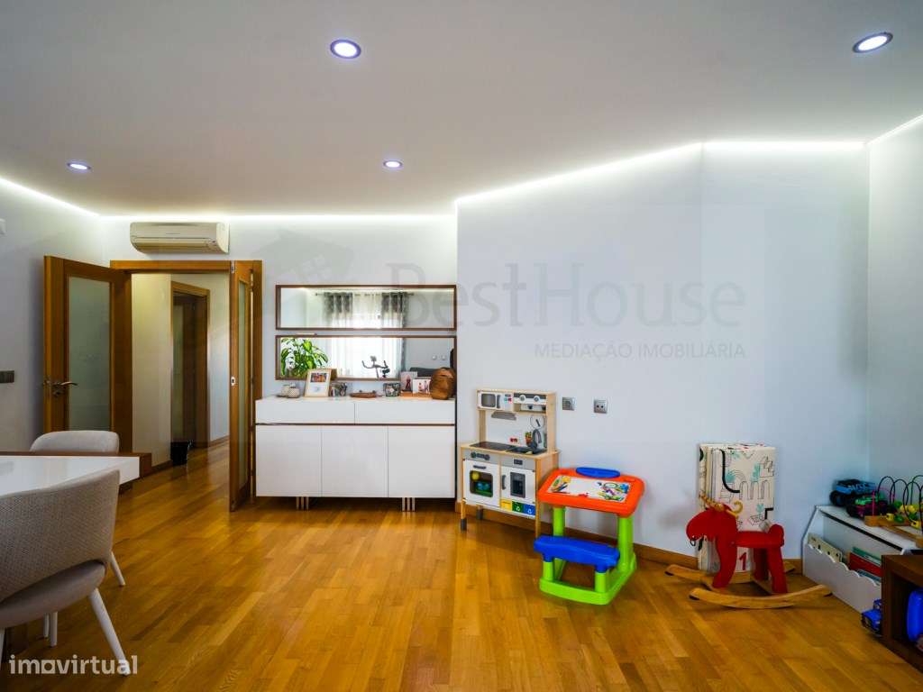 T3 Queluz - Centro com Garagem para 3 carros , suite e terraço. - Grande imagem: 4/34