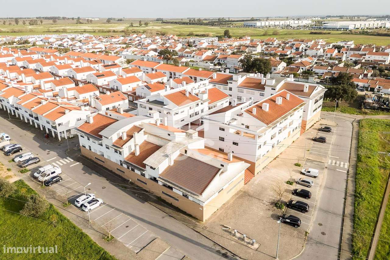 Apartamento T2 de Rés do Chão c/ Varanda e Lugar de Garagem | Villas d-32