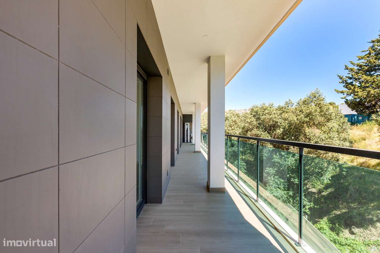 T3 Famões | Varandas | Piscina | Garagem-17