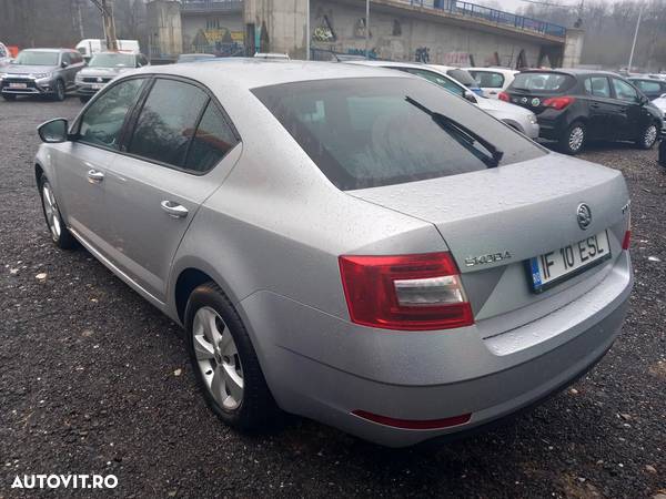 Skoda Octavia 1.4 TSI DSG Style - 4