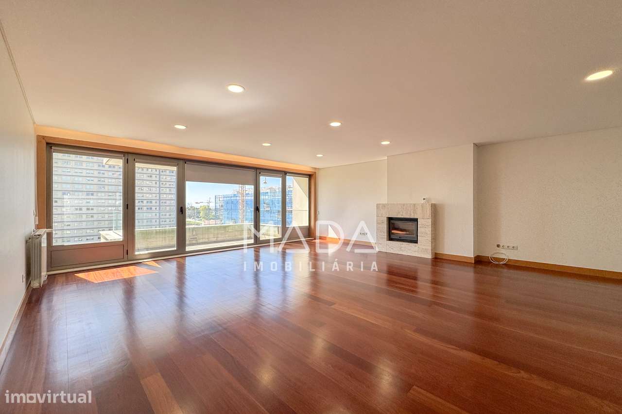 Apart. T4 duplex de luxo na zona da Exponor em Matosinhos, Porto-6