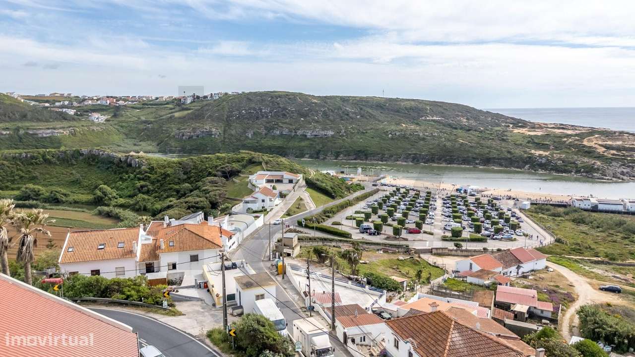 Foz do Lizandro e o Sonho de Viver na Praia | Moradia com Vista Mar e-49