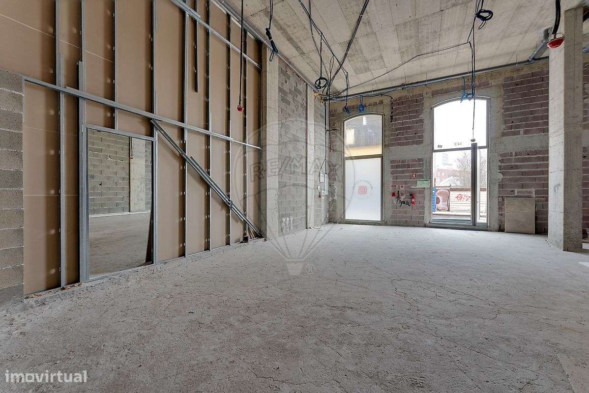 Loja  para arrendamento - Grande imagem: 2/3