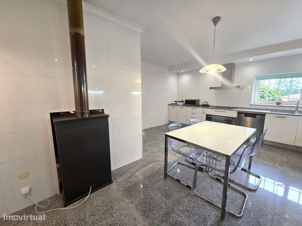 Excelente Moradia T6 com Quintal e Garagem - Próxima de Alter do Ch... - Grande imagem: 4/60