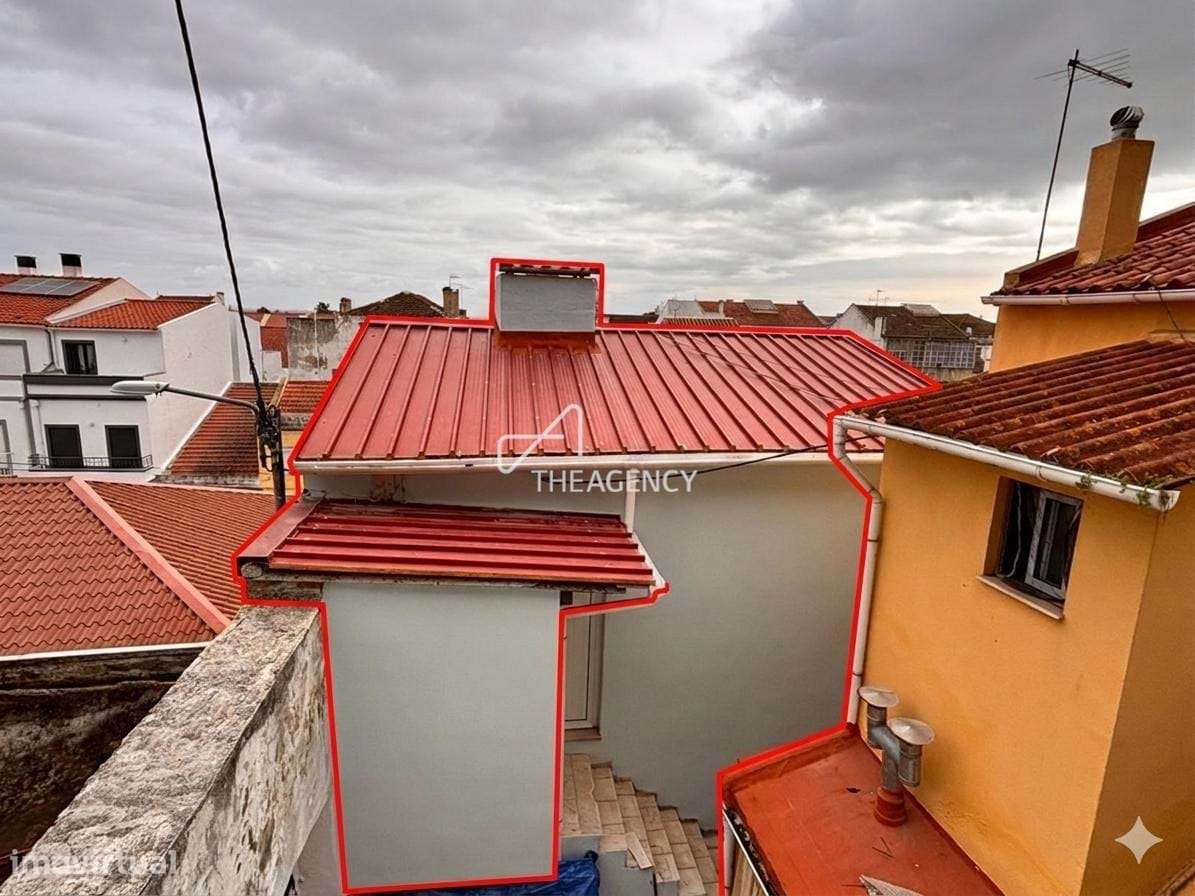 Prédio p/ Investimento em Alhandra  - 2 Estúdios para Restaurar-14