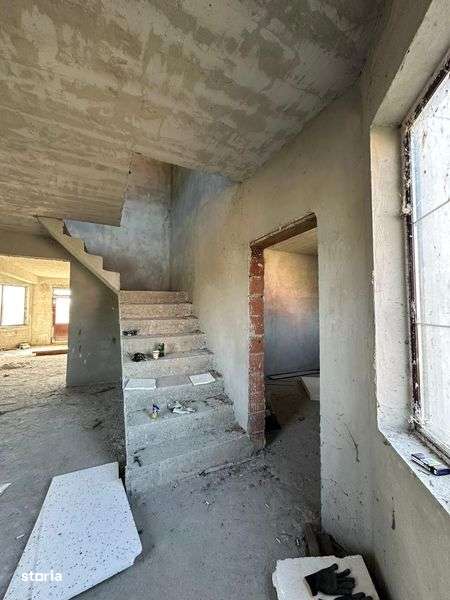 Vand casa in Otelu Rosu - Imagine principală: 5/8