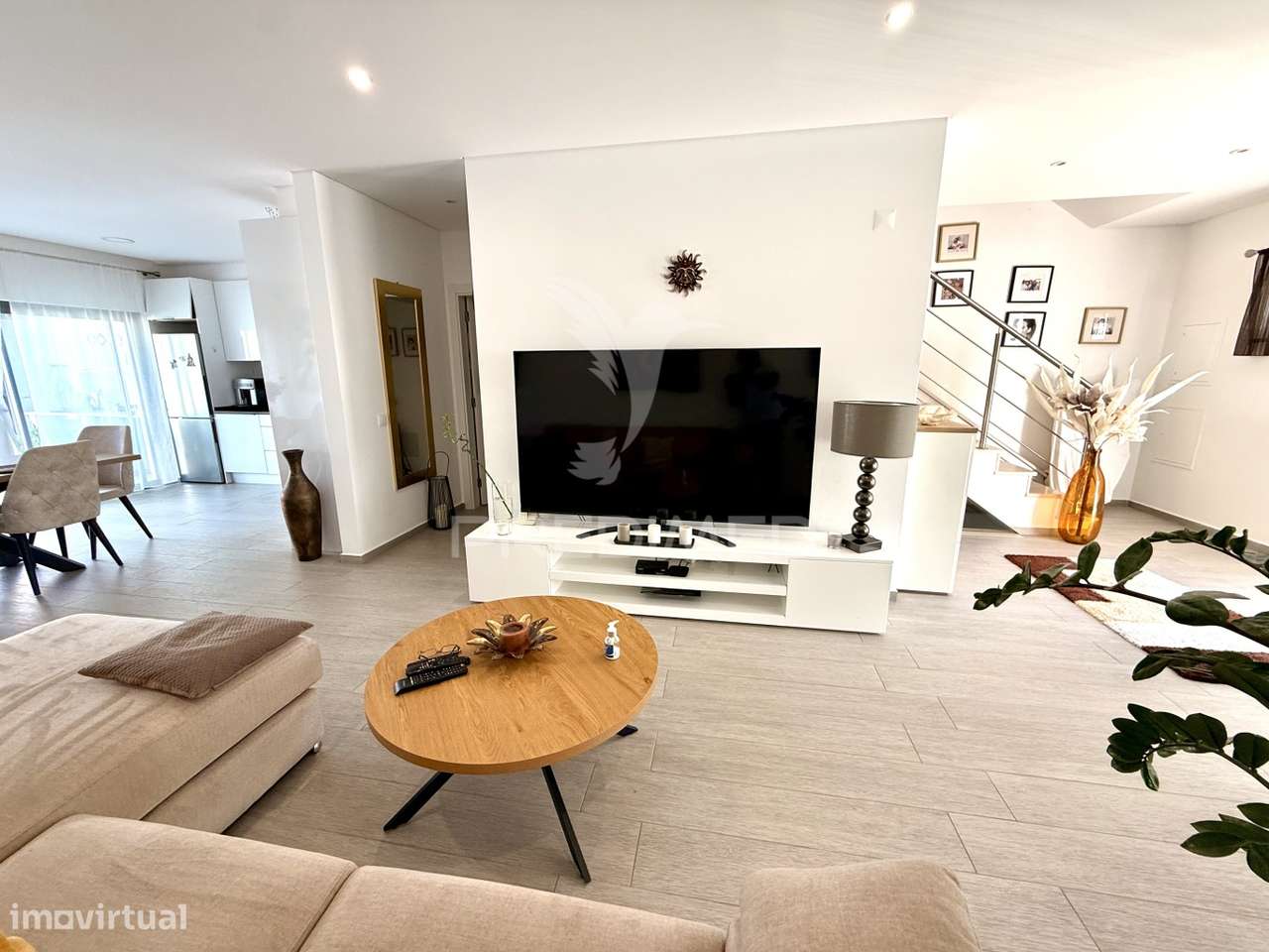 Moradia T3 com Cave, Rooftop e Vista Mar – Olhão - Grande imagem: 4/34