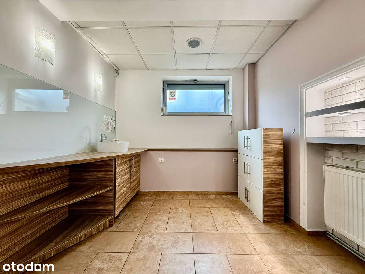 Na sprzedaż lokal użytkowy – Parking | Niski czynsz | Duża przestrzeń-14