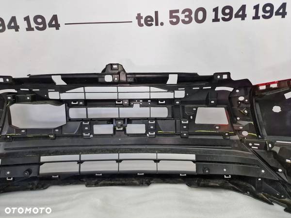 MITSUBISHI OUTLANDER III LIFT ( PO DRUGIM LIFCIE ) 18- ZDERZAK PRZEDNI PRZÓD NA SPRYSKI I PDC , NR 6410G227ZZ , NR AUKCJI NZ702 - 23