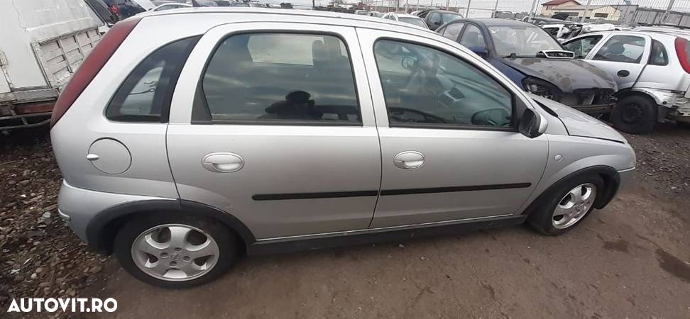 Dezmembram Opel Corsa C - 2