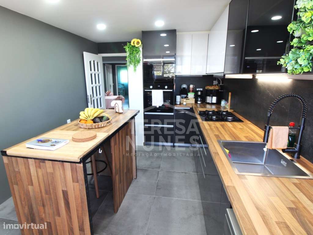 APARTAMENTO T4 - BARREIRO /CIDADE SOL-5