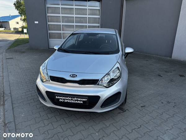 Kia Rio 1.2 L - 5