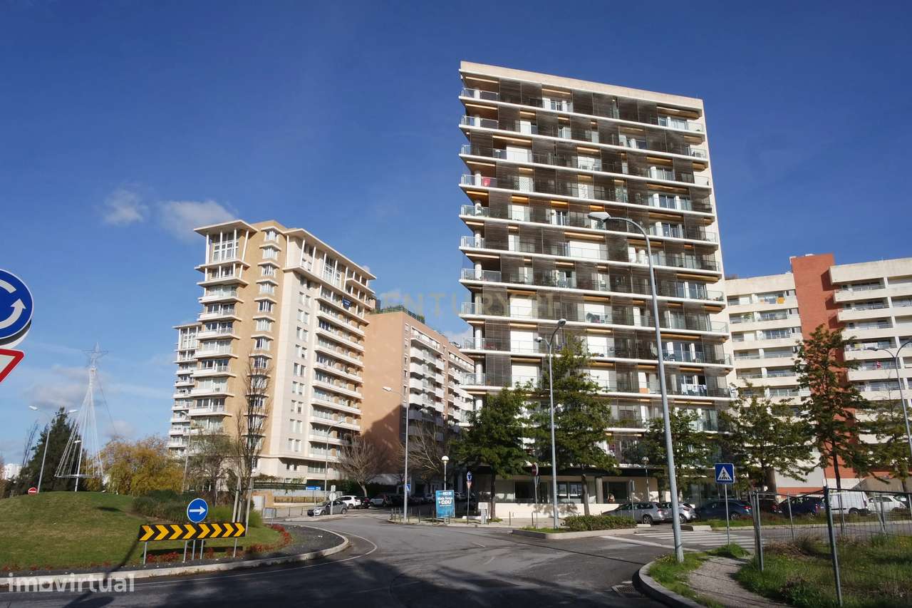 Loja junto ao Parque das Conchas - Grande imagem: 1/8