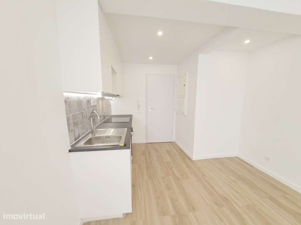Apartamento T2 para venda em Amadora - Lisboa-10
