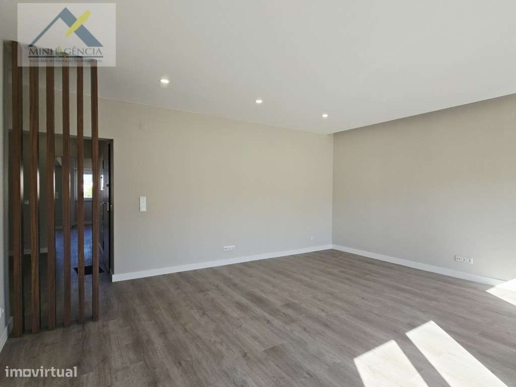 Apartamento T3 remodelado na Algodeia em Setúbal-17