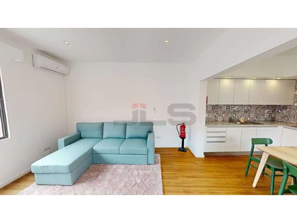 Moradia V4 com Apartamento T1 Anexo, Totalmente Remodelada - Centro...-33