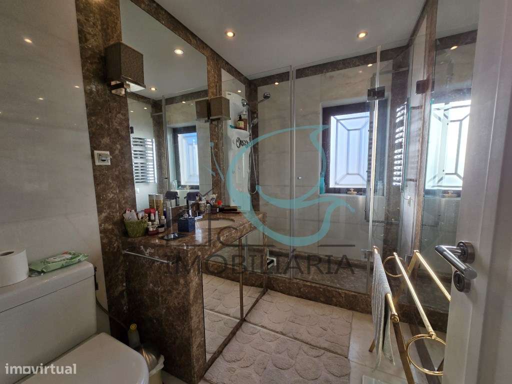 EXCLUSIVO - EXCELENTE APARTAMENTO DUPLEX DE 5 ASSOALHADAS, COM GARA...-52