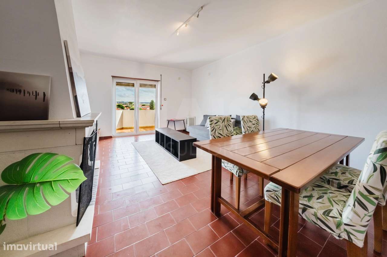 Apartamento T2 com Sótão e Varanda junto à Praia do Baleal-7