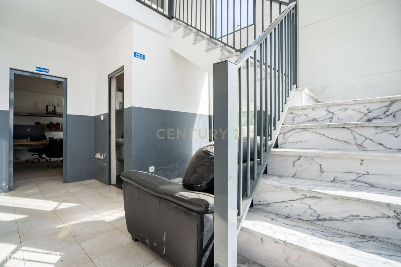 Armazém amplo com 535 m2 em Sobral de Monte Agraço ! - Grande imagem: 5/48