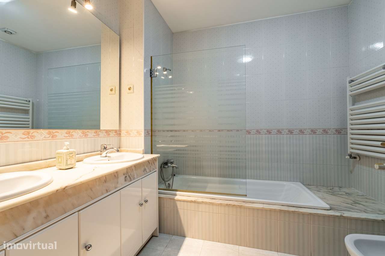 Magnifica Moradia T4 - Aldeamento privado com duas piscinas na Maia-24