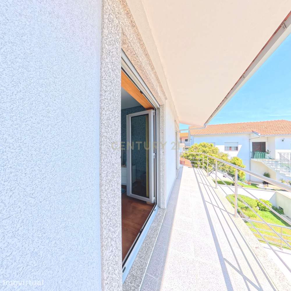 Moradia T4 em Esposende com Jardim e Garagem-28