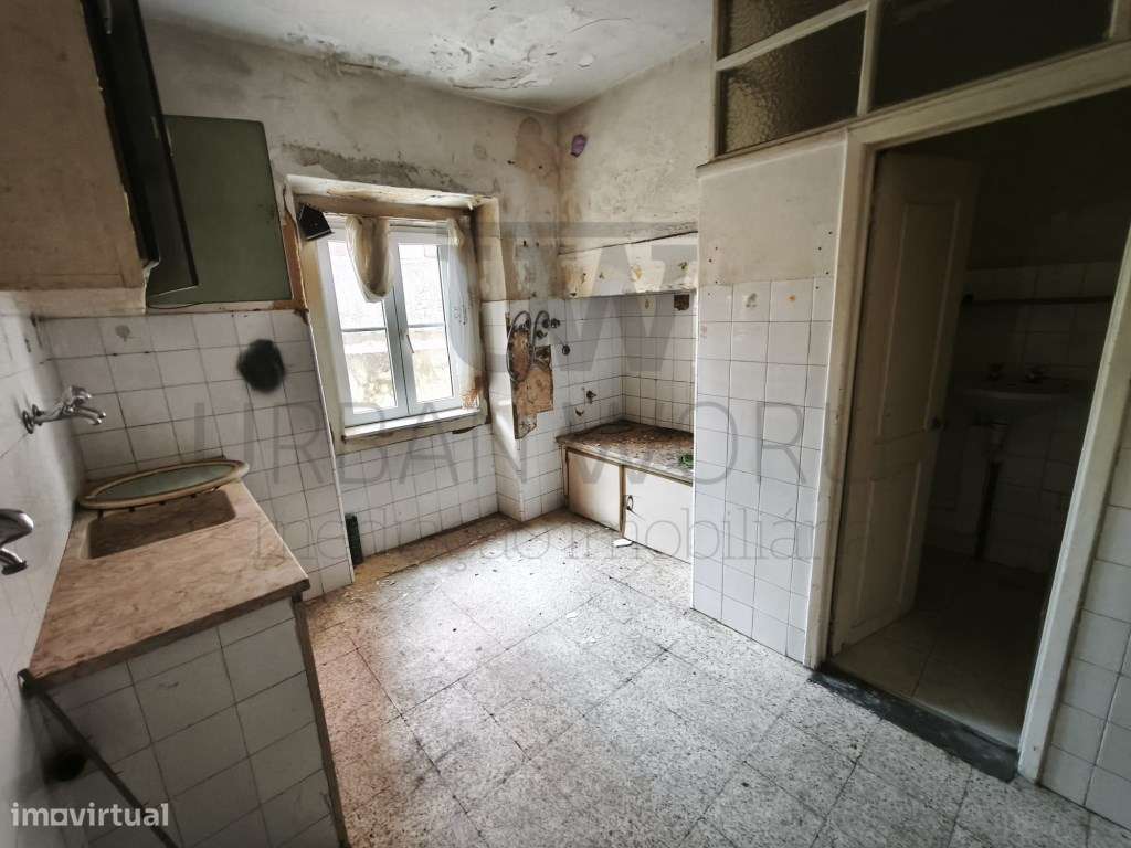 Prédio P/ Recuperar, Estrela - Lisboa, 398m2-27