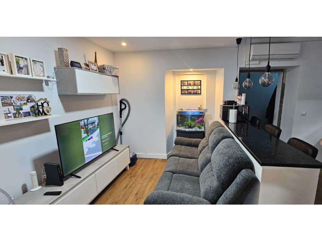 Moradia Remodelada com 4 Assoalhadas, Cacém, Sintra, Lisboa - Grande imagem: 4/29