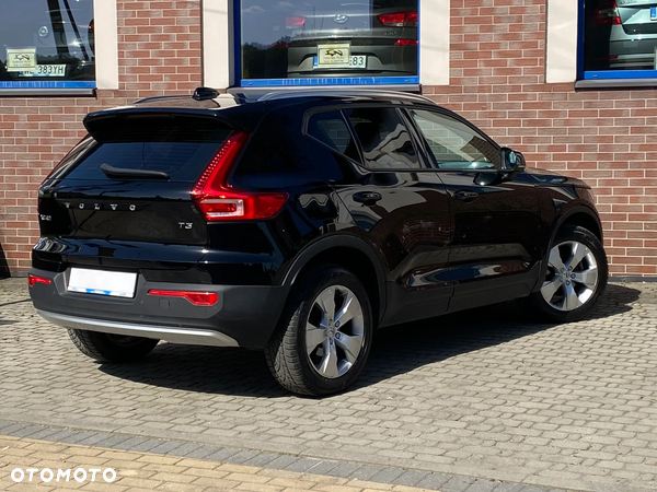 Volvo XC 40 T3 Momentum Pro - 11