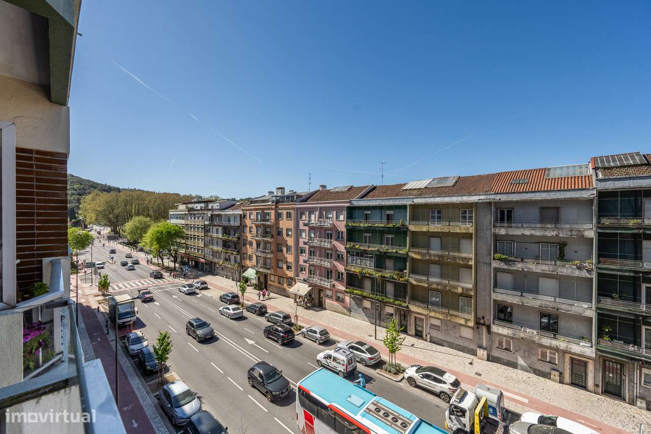 Apartamento T2+2 em plena Avenida da Liberdade-27