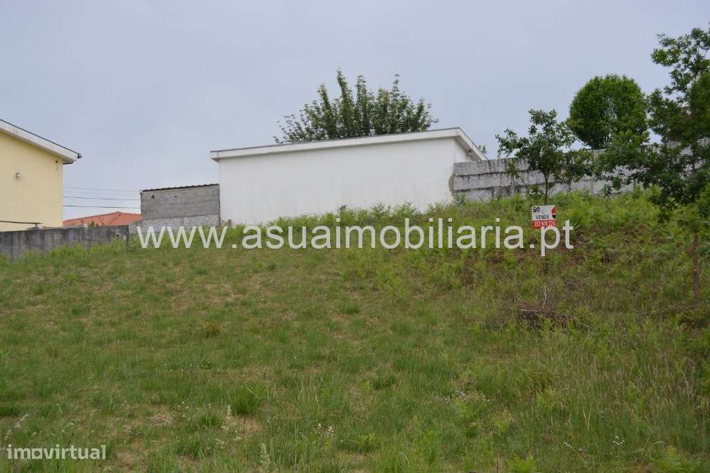 Terreno - Cerdeirinhas / Vieira do Minho - Grande imagem: 2/7