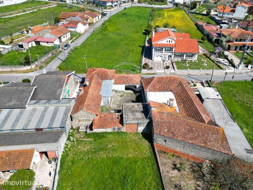 Moradia para Remodelação Total com Excelente Potencial e Vista Desafog - Grande imagem: 3/59