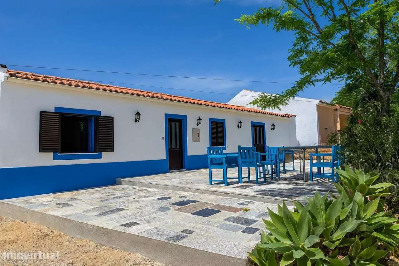 Típica Casa Algarvia com Estúdios, Piscina e Vista Serra.-2