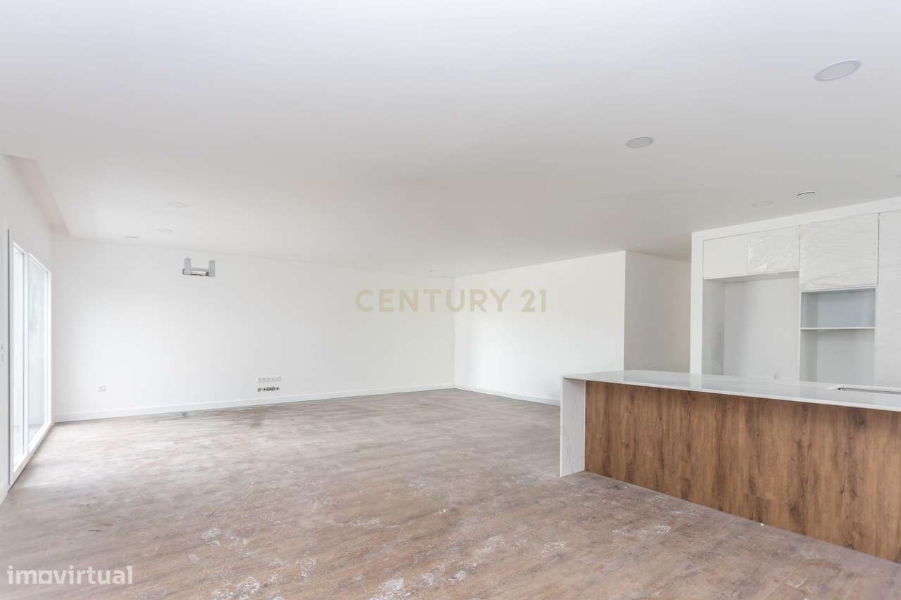 Térrea e moderna com excelente localização e excelentes áreas T3 em Az - Grande imagem: 2/41