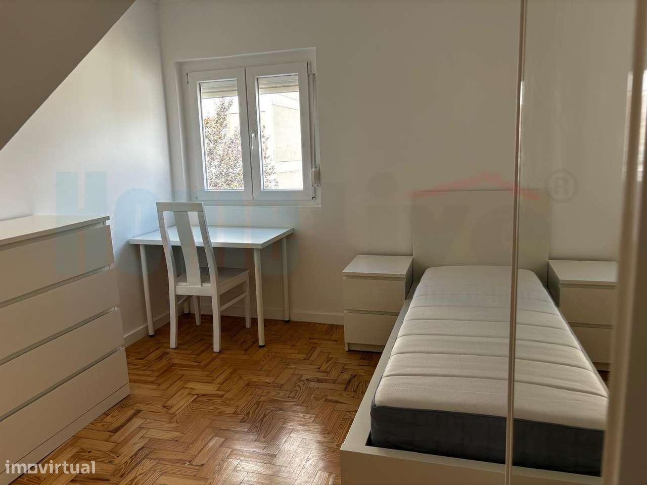 Apartamento T4 Remodelado e Mobilado Charquinho, Benfica-21